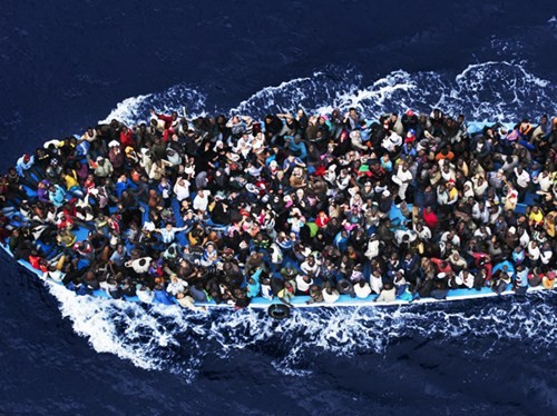 Những con tàu chở quá đông người di cư bất hợp pháp thường là nguyên nhân dẫn đến các thảm kịch trên biển