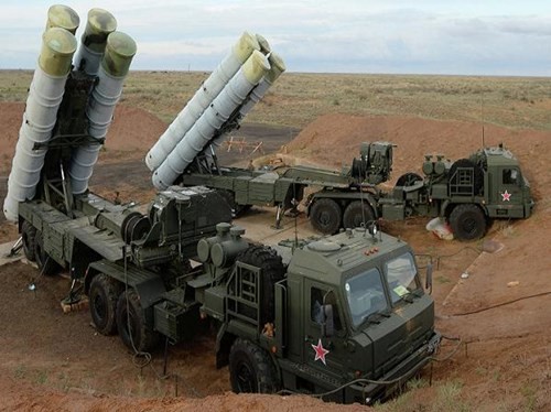 Hệ thống tên lửa phòng không S-400 Triumph của Nga