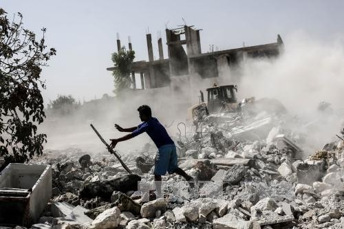 Cảnh đổ nát tại Kobane, miền bắc Syria sau các cuộc giao tranh. Ảnh: AFP/TTXVN
