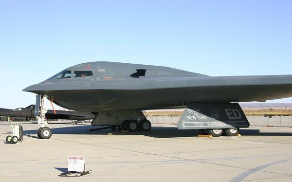 Máy bay ném bom B-2 của không quân Hoa Kỳ