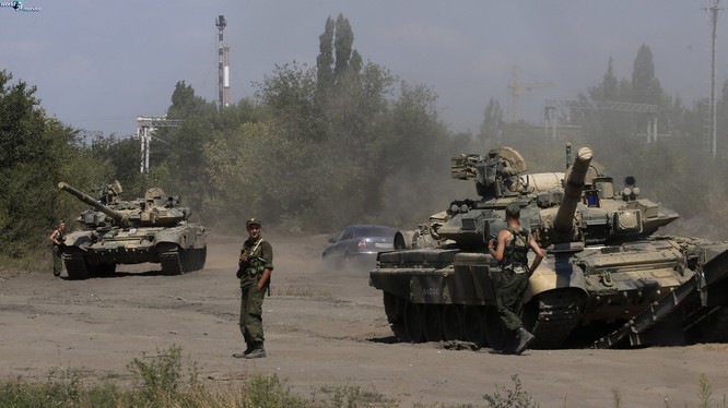 Tăng T-90 Nga ở Syria