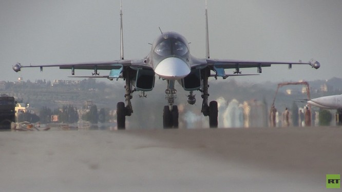Đột nhập căn cứ không quân Nga ở Latakia