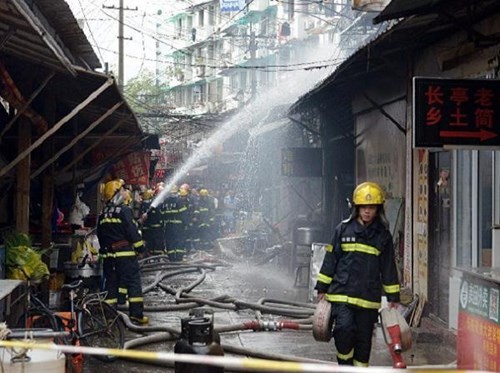 Hiện trường vụ nổ gas ở một nhà hàng tại An Huy, Trung Quốc