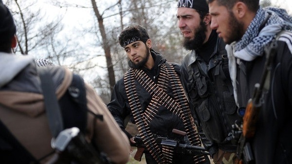 Chiến binh của tổ chức al-Nusra Front hoặc Jabhat al-Nusra, chi nhánh Al-Qaeda ở Syria