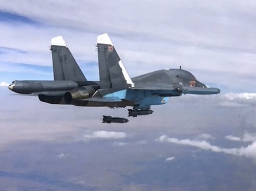 Máy bay Su-34 của Nga thả bom vào quân khủng bố ở Syria