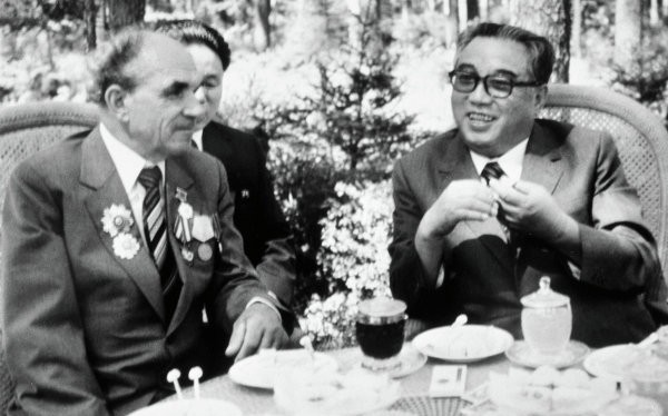 Chủ tịch Kim Nhật Thành và Yakov Novichenko