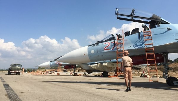 Phóng viên nước ngoài thăm căn cứ quân sự Nga ở Syria