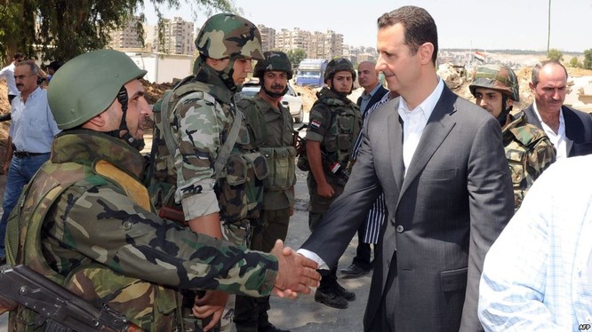 Video hiếm: Tổng thống Bashar al-Assad thăm trận địa Jobar Damascus đầu năm 2015