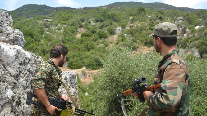 Đóng cửa biên giới Thổ, vệ binh Syria chiếm hai làng một ngày