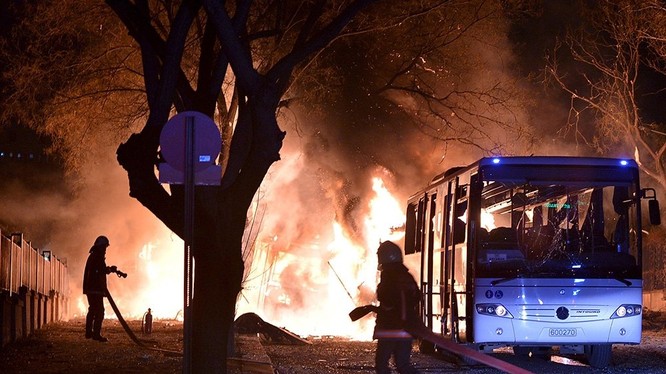Khủng bố ở Ankara khiến 28 người thiệt mạng