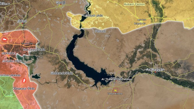 Quân đội Syria và lực lượng dân quân người Kurd đặt Raqqa vào tầm ngắm