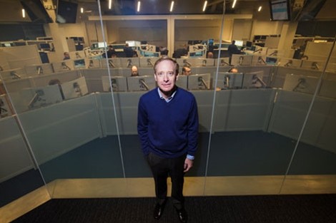 Bradford L. Smith, Chủ tịch kiêm Tổng Giám đốc pháp lý của Microsoft (ảnh New York Times).