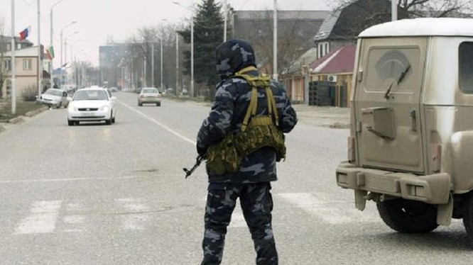 Video: Kinh hoàng đánh bom tự sát ở Grozny, một cảnh sát thiệt mạng
