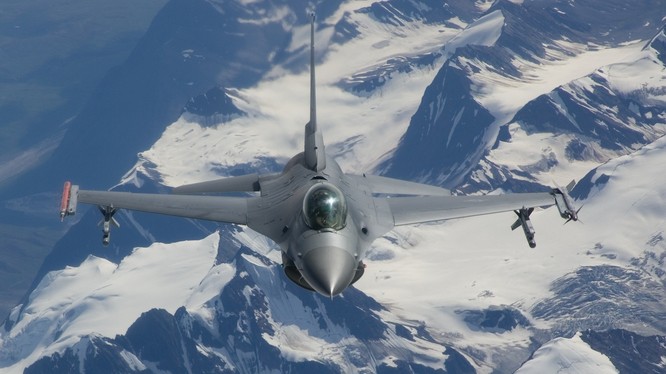 Mỹ “bật đèn xanh”, Việt Nam có thể mua F-16 Mỹ thay thế MiG -21? 