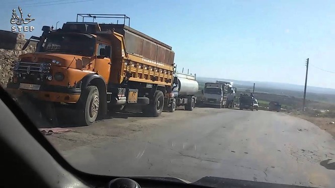 Không quân Nga – Syria thiêu đốt hàng chục xe chở dầu của lực lượng Hồi giáo cực đoan