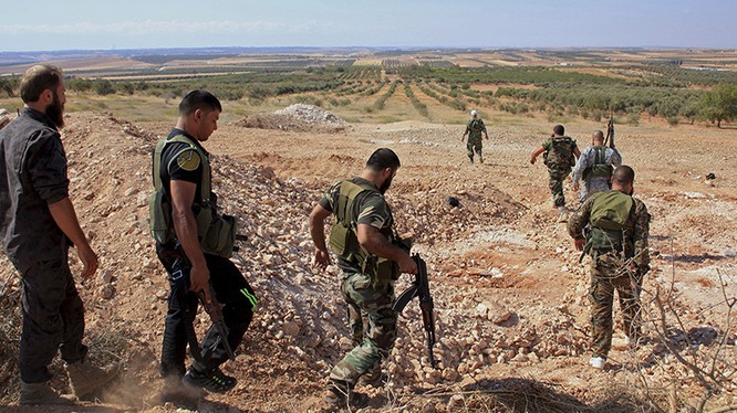Quân đội Syria và SDF đồng loạt tấn công vào tỉnh Raqqa