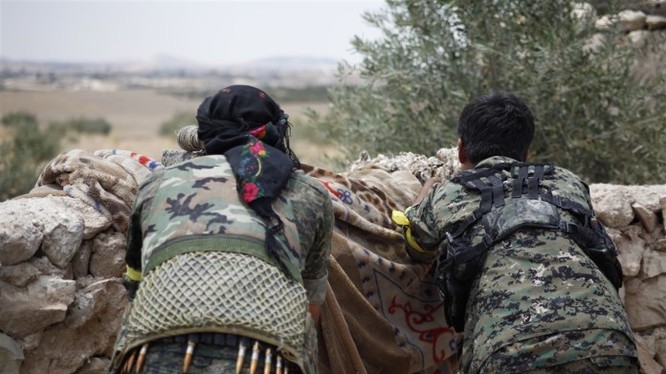 Lực lượng SDF chiến đấu chống IS trên miền Đông Bắc Aleppo