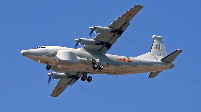 Máy bay chiến tranh tâm lý kiêm tác chiến điện tử Y-8GX7 Trung Quốc