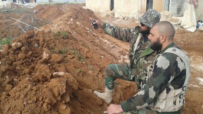 Các chỉ huy lực lượng Tigers trên chiến trường Aleppo