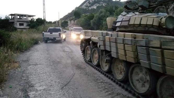 Xe tăng của lực lượng Vệ binh Cộng hòa trên đường về Latakia