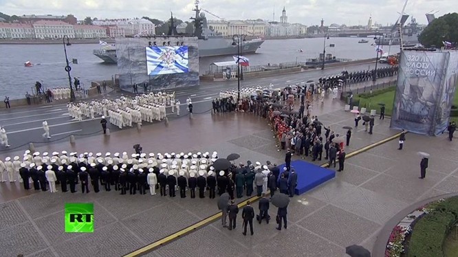 Cuộc diễu hành quân sự của Nga ở Saint-Petersburg
