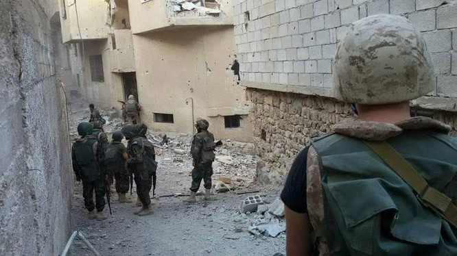 Binh sĩ Syria chiến đấu trên khu vực Tây Nam thành phố Aleppo