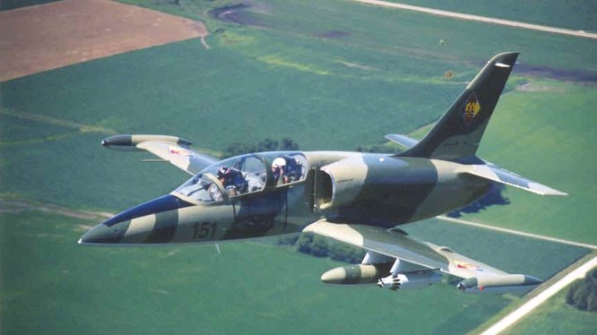 Máy bay huấn luyện L-39 Tiệp Khắc