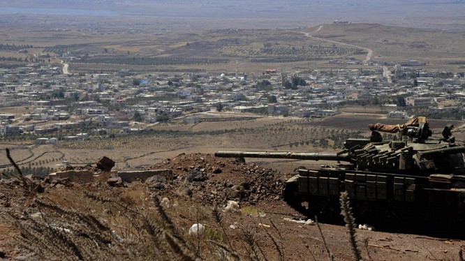 Xe tăng quân đội Syria trên cao nguyên Golan
