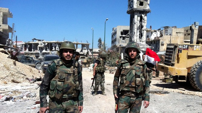 Binh sĩ quân đội Syria trên chiến trường miền Tây Nam Aleppo