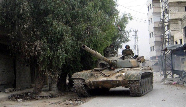 Xe tăng quân đội Syria trên vùng Tây Ghouta