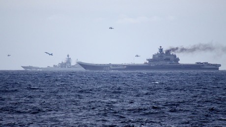 Tàu sân bay Đô đốc Kuznetsov và tàu tuần dương nguyên tử Pyotr Velikiy trên vùng biển Syria 