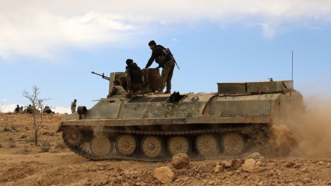 Lực lượng Dân chủ Syria SDF trên đường tiến công về phía thành phố Raqqa, Syria