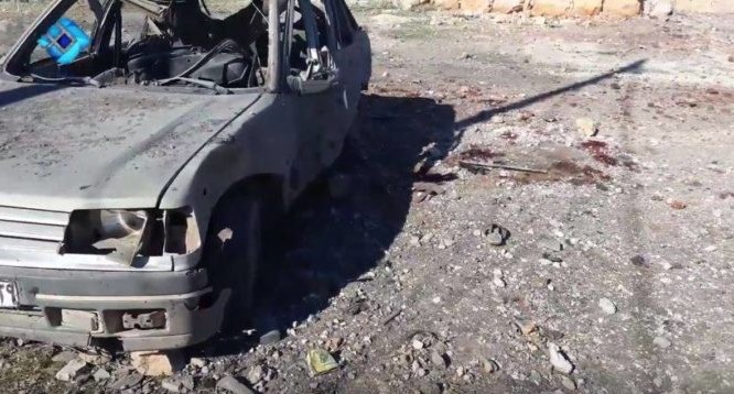 Chiếc xe chở 5 chiến binh Hồi giáo cực đoan tan xác