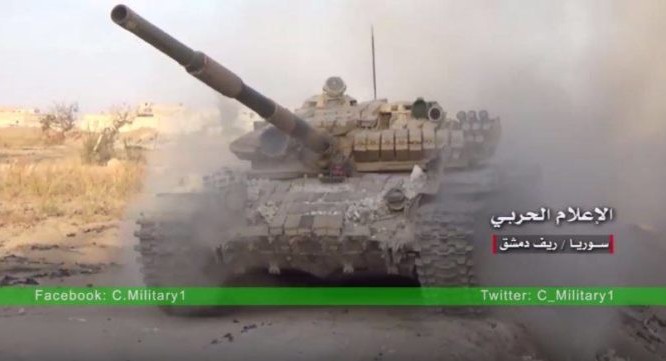Xe tăng quân đội Syria tiến công trên chiến trường Đông Ghouta