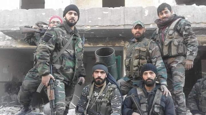 Binh sĩ quân đội Syria chuẩn bị tấn công Trại Yarmouk