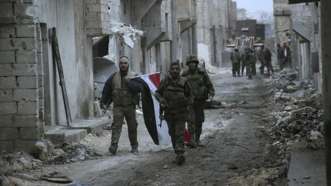 Binh sĩ Syria trên những con phố tan hoang vì bom đạn vừa được giải phóng