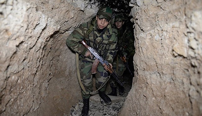 Binh sĩ quân đội Syria chiến đấu trong đường hầm khu vực Đông Ghouta
