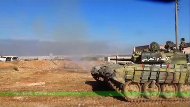 xe tăng quân đội Syria trên chiến trường Aleppo