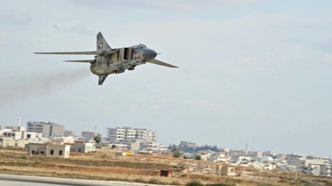 Máy bay chiến đấu của Syria cất cánh từ sân bay T-4 tỉnh Homs