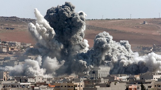 Không quân Syria không kích vùng ngoại ô thành phố Palmyra