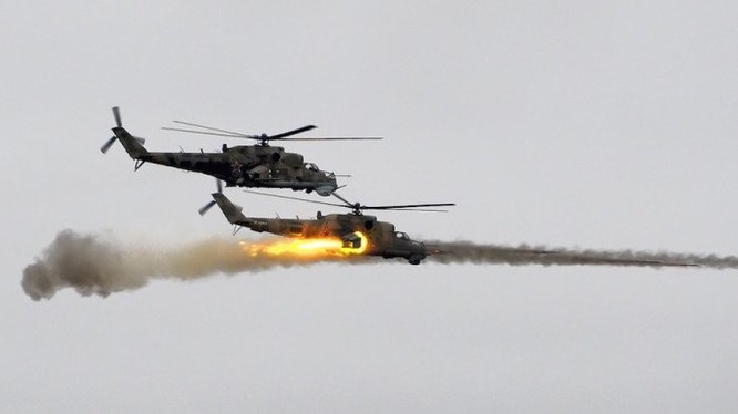 Máy bay trực thăng chiến đấu Nga tập kích hỏa lực trên chiến trường tình Homs