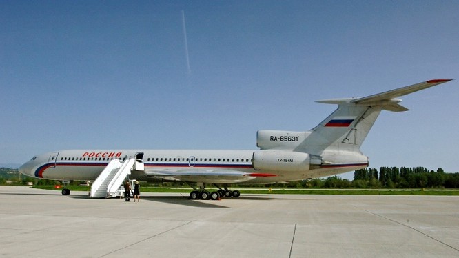 Máy bay chở khách Tu-154 Nga