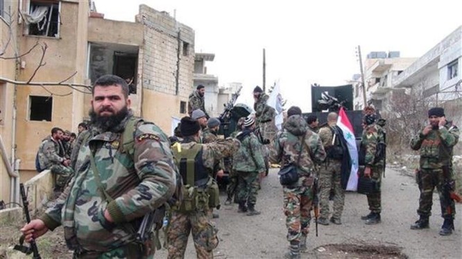 Binh sĩ quân đội Syria giải phóng một ngôi làng ở Đông Ghouta