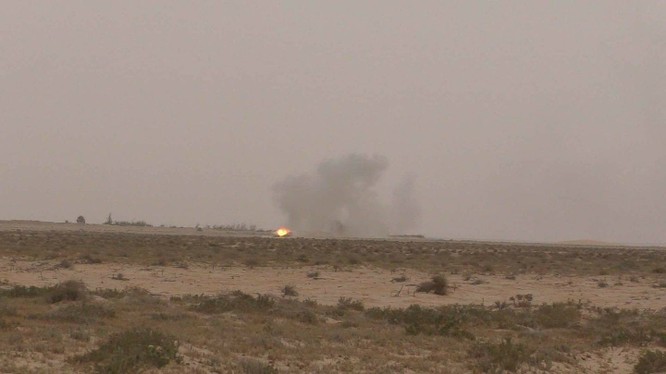 Quân đội Syria pháo kích trên chiến trường Tadmur (Palmyra)