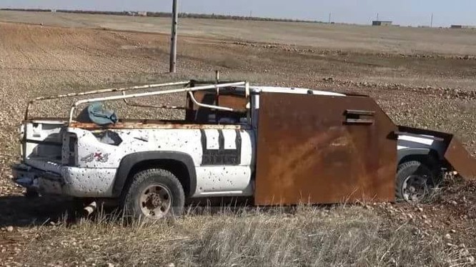 Xe đánh bom tự sát của IS bị thu giữ