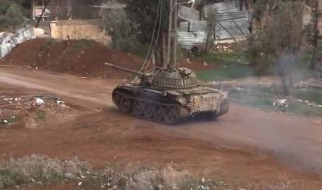 Xe tăng quân đội Syria trên chiến trường Aleppo
