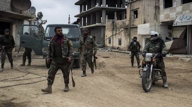 Binh sĩ quân đội Syria trên chiến trường thành phố Daraa