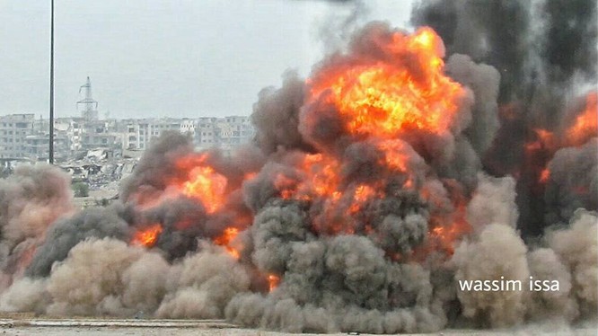 Vụ nổ của một quả bom xe VBIED của lực lượng khủng bố Al-Qaeda