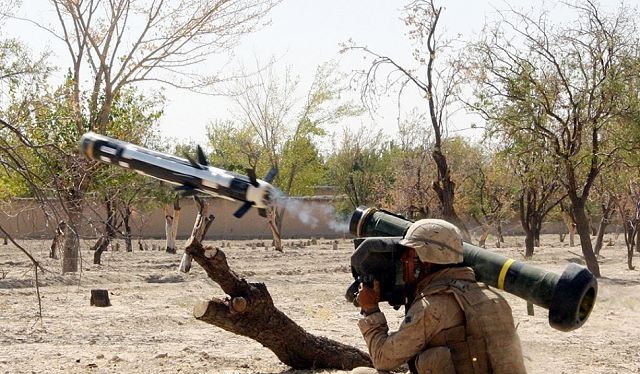 Tổ hợp tên lửa chống tăng tự dẫn Javelin Mỹ