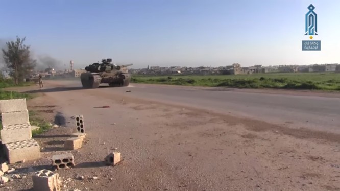 Lực lượng Hồi giáo cực đoan sử dụng xe T-90 cướp được tấn công quân đội Syria